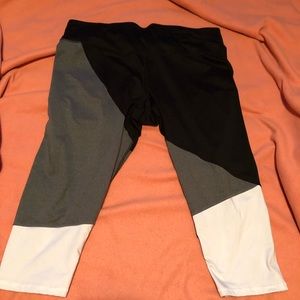 Livi yoga pants